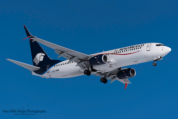 Boeing 737-852(WL) (XA-AMM)