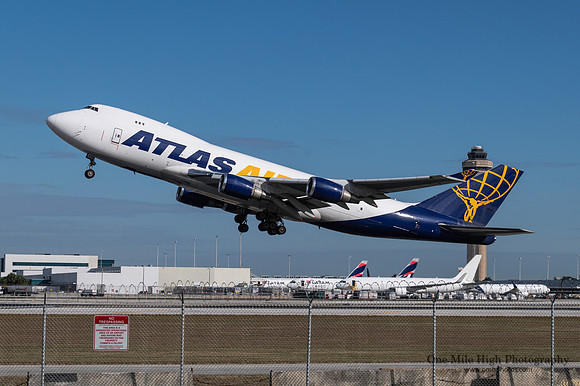 Boeing 747-47UF (N498MC)
