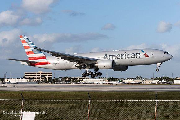 Boeing 777-223(ER) (N753AN)