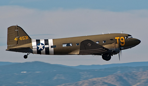 Douglas C-47 Dakota (N87745)