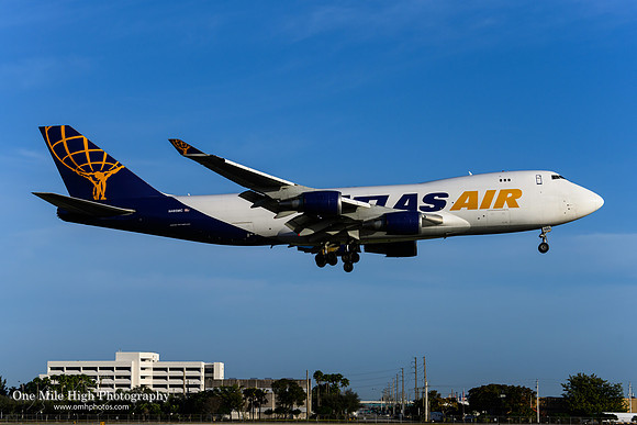 Boeing 747-45E(F) (N485MC)