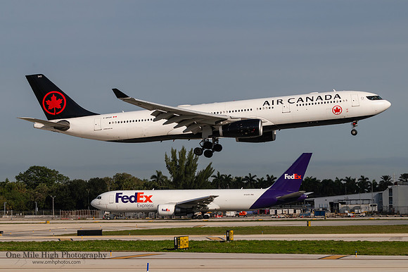 Airbus A330-343 (C-GKUH)