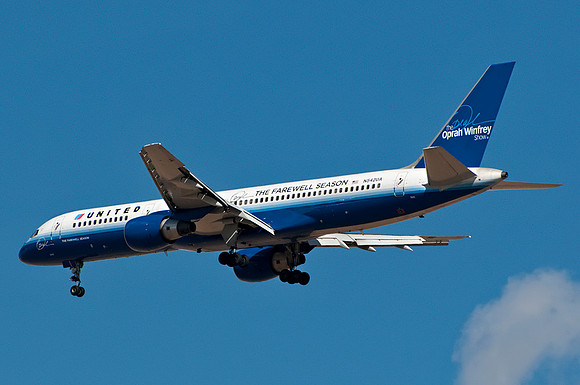 Boeing 757-222 (N542UA) - "Oprah Winfrey Show Farewell Season"