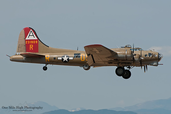 1944 Boeing B-17G Flying Fortress - "Nine 'O Nine"