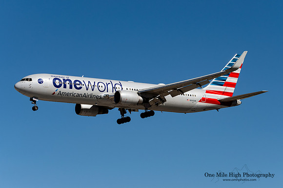 Boeing 767-323(ER) (N343AN)
