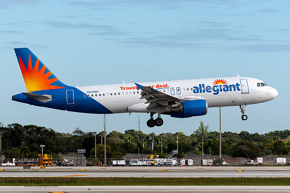 Airbus A320-214 (N217NV)