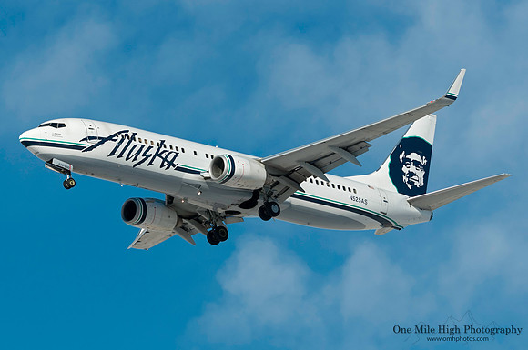 Boeing 737-890 (N525AS)