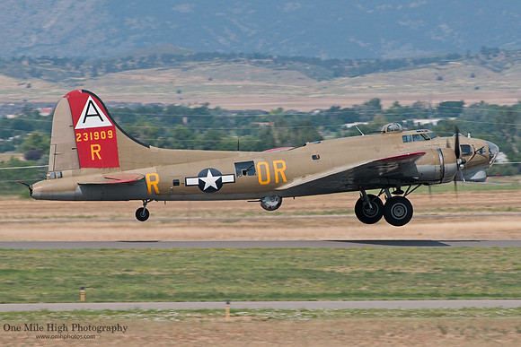 1944 Boeing B-17G Flying Fortress - "Nine 'O Nine"