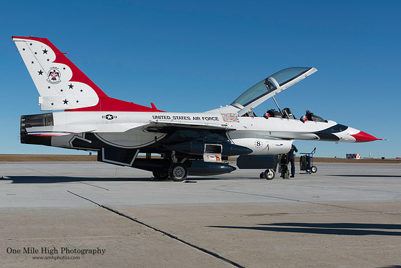 Lockheed F-16D Falcon - Thunderbird #8