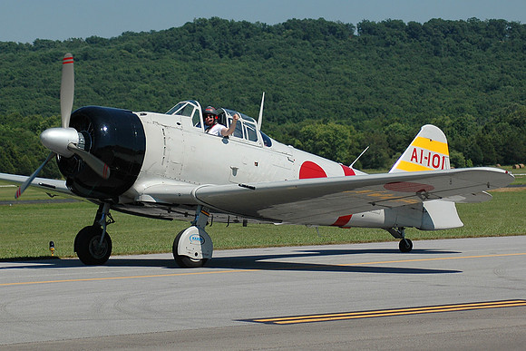 North American Harvard/Texan (NX60DJ) - Mitsubishi A6M2 Zero (Replica)
