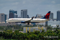 Boeing 737-932ER (N880DN)