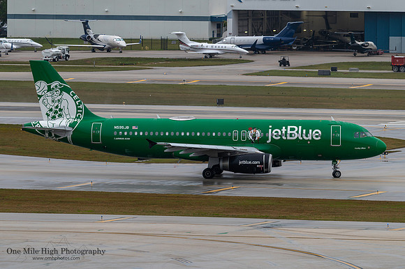 Airbus A320-232 (N595JB) - "Lucky Blue" - Boston Celtics