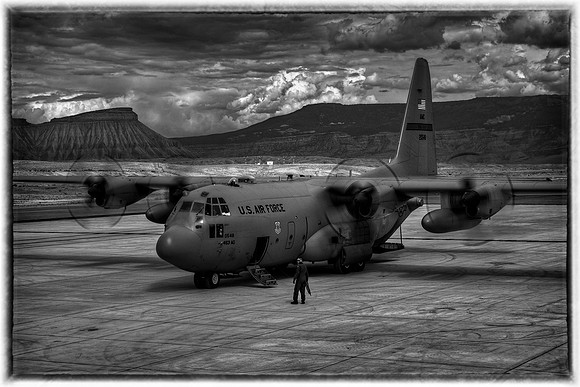 Lockheed Martin C-130 Hercules (92-0548) - 50th Airlift Squadron