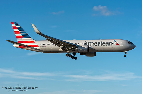 Boeing 767-323(ER) - American Airlines