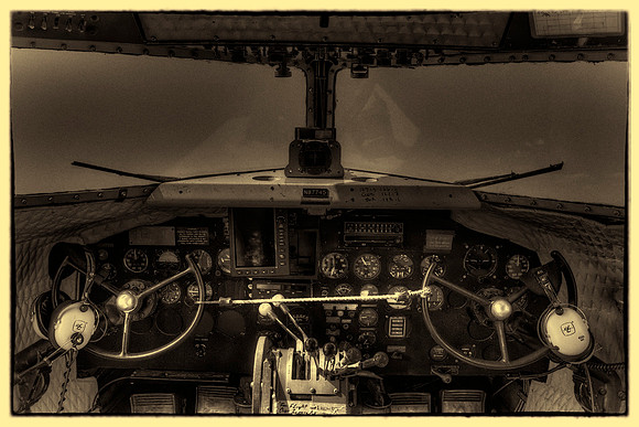 Douglas C-47 Dakota (N87745)