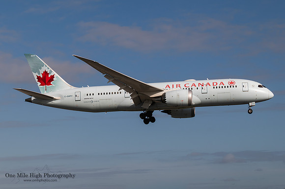 Boeing 787-8 Dreamliner (C-GHPV)