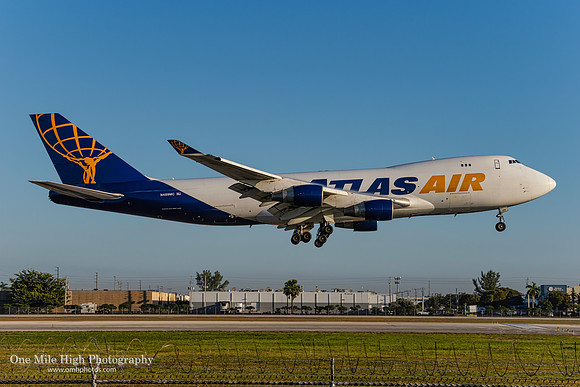 Boeing 747-412(F) (N489MC)