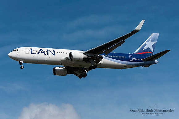 Boeing 767-316(ER) (CC-CWY)
