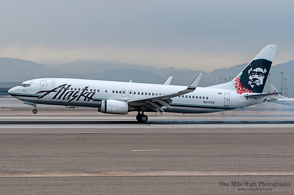 Boeing 737-890 (N517AS)