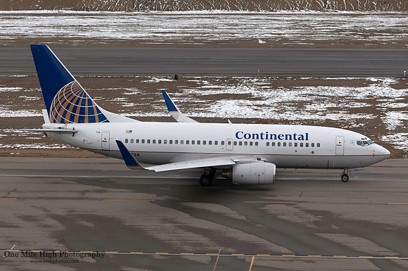 Boeing 737-724 (N27734)