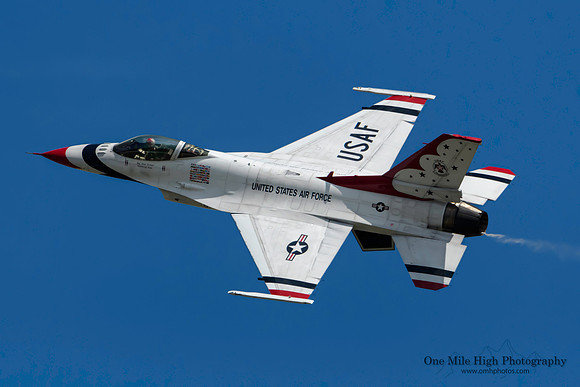 Lockheed F-16C Falcon - USAF Thunderbird #6 (Maj Alex Turner)