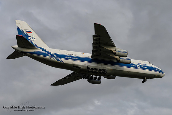 Antonov AN-124-100 (RA-82044)