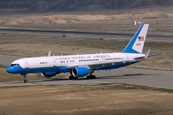 Boeing C-32A (99-0004)