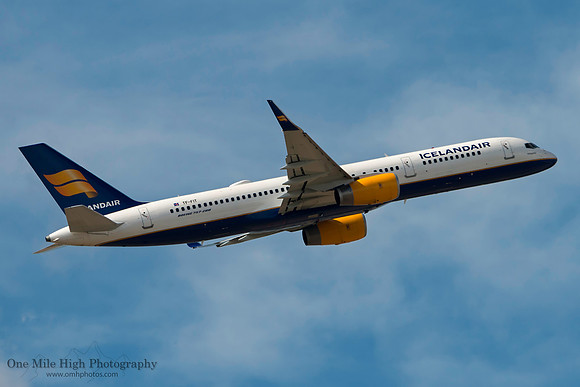 Boeing 757-256 (TF-FIT)