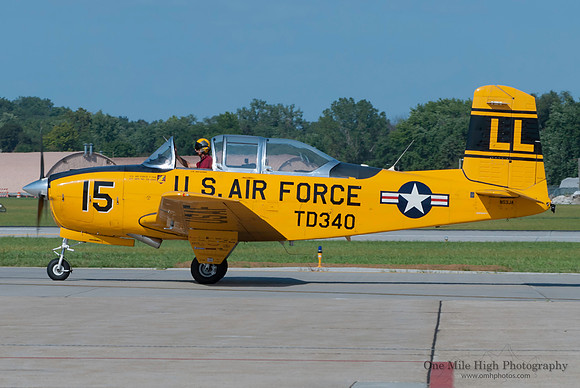 Beechcraft T-34A Mentor (53-3340) - Lima Lima T-34 Demo Team