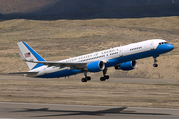 Boeing C-32A (99-0004)