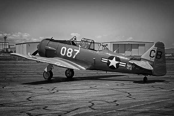 North American AT-6 Texan (N25SS)
