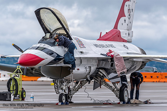 Lockheed F-16C Falcon - USAF Thunderbirds