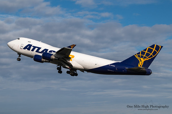 Boeing 747-47UF (N498MC)